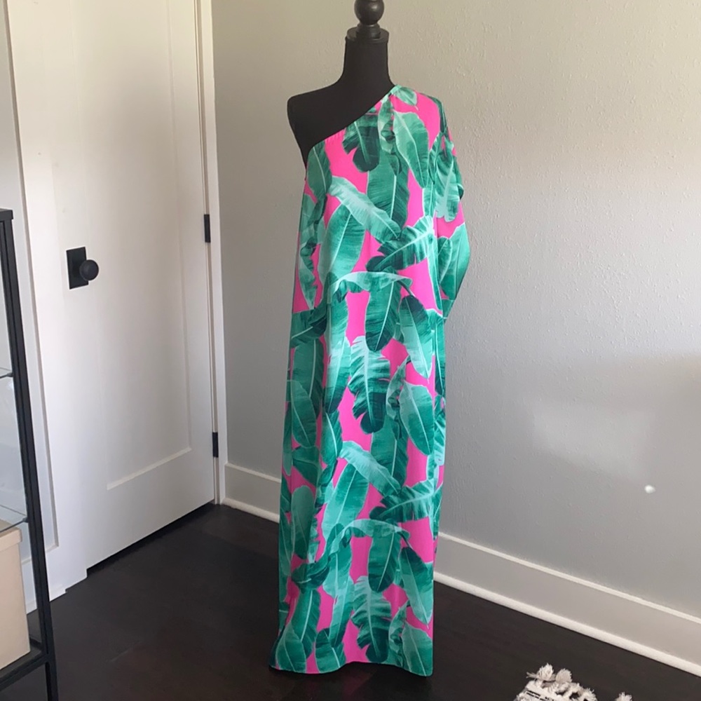 One shoulder dress